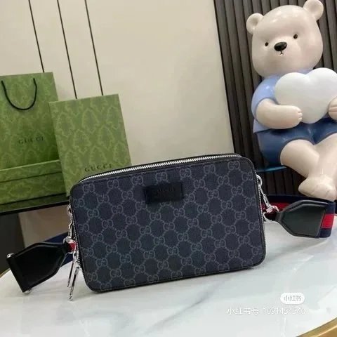 Louis Vuitton Crossbody Bags Monogram bag — 16