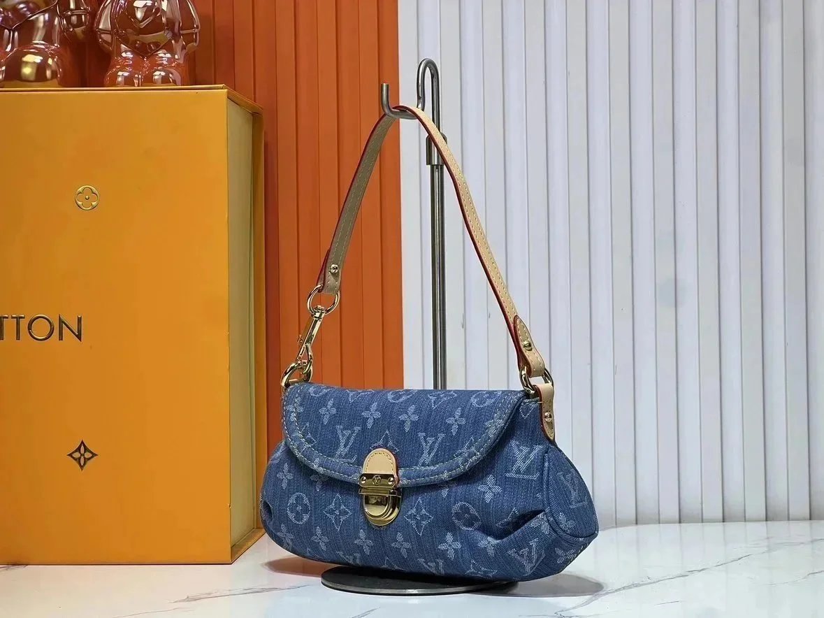 Youth Underarm Bag photo 8