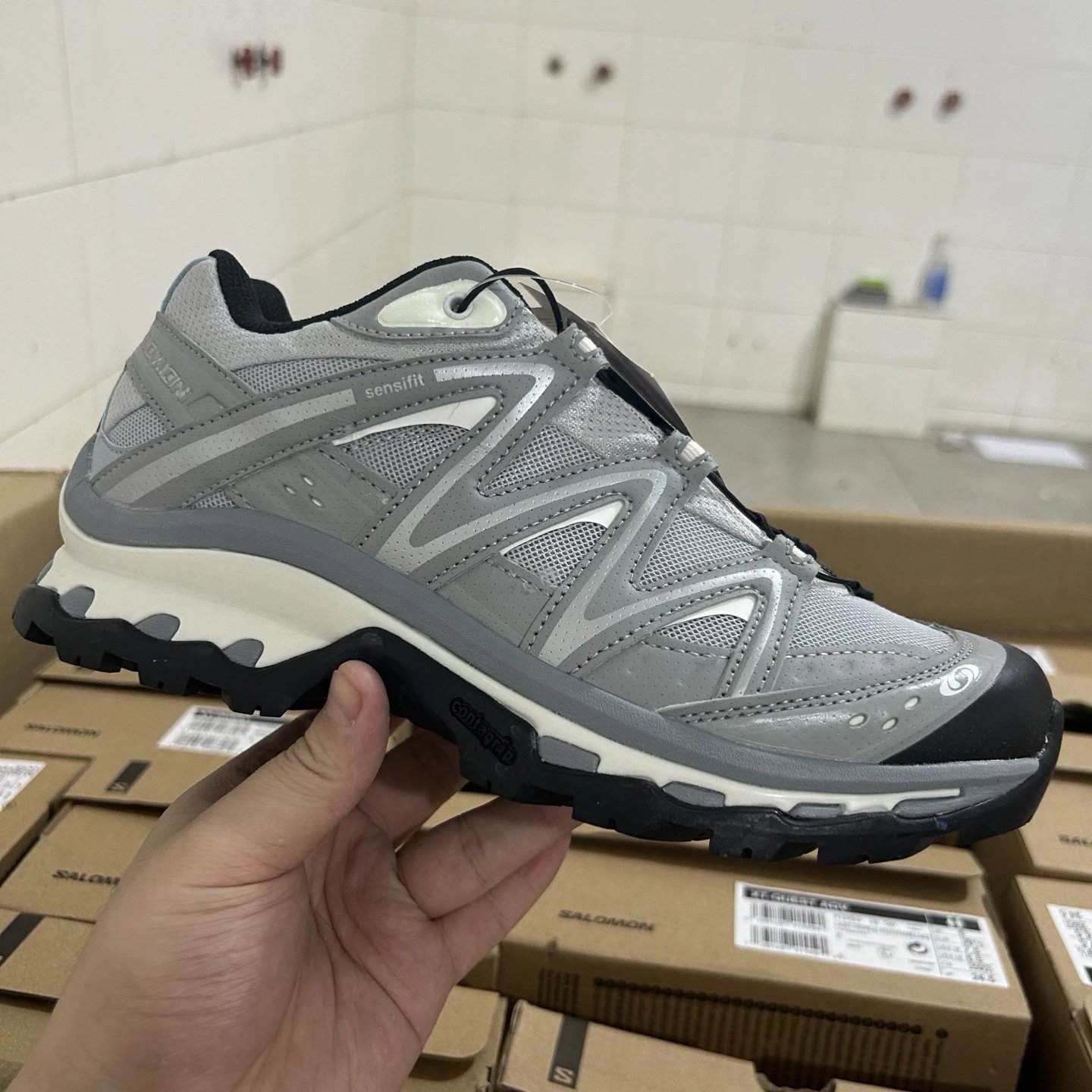 Salomon Sneakers Mesh Trail with Quicklace Closure image 4