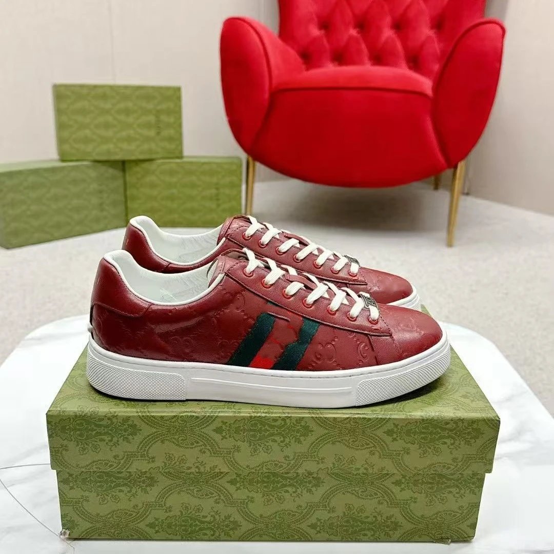 G Lace-Up Low-Top Sneaker photo 3