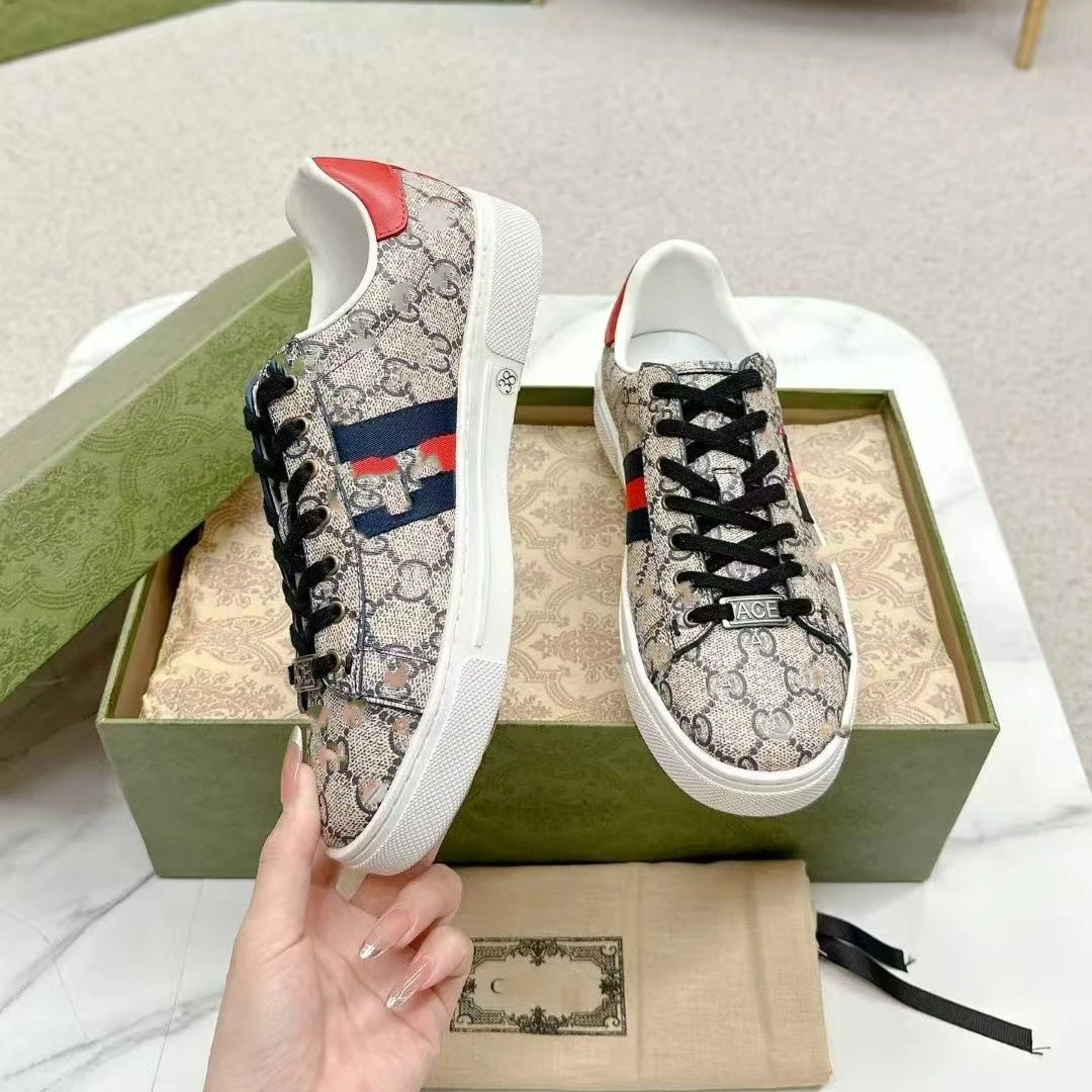 G Lace-Up Low-Top Sneaker photo 4