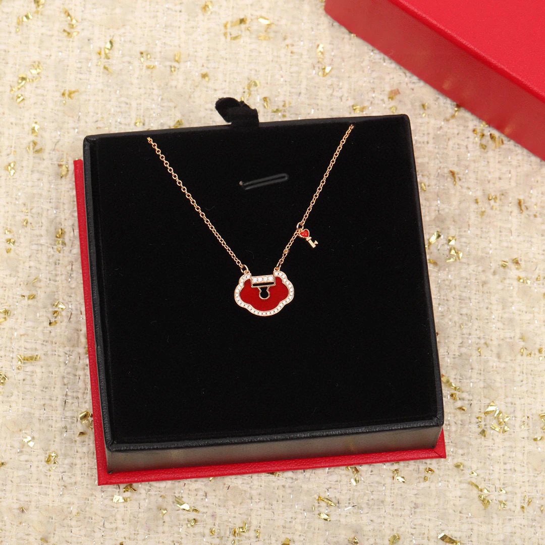 Qeelin Wulu 18K Rose Gold Diamond Gourd Necklace