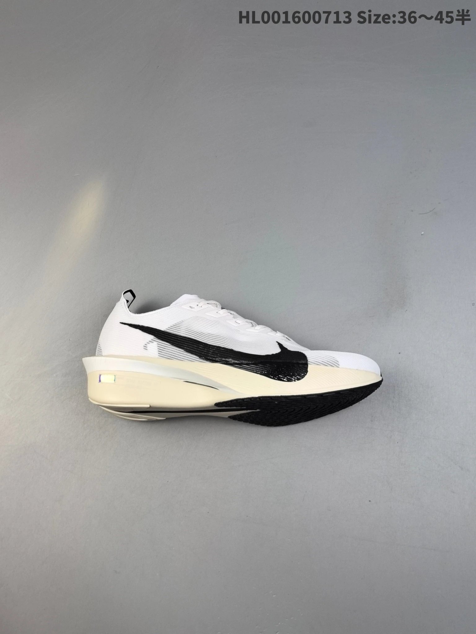 Nike White Black Low Top Knit Mesh Cushioned Running Shoes