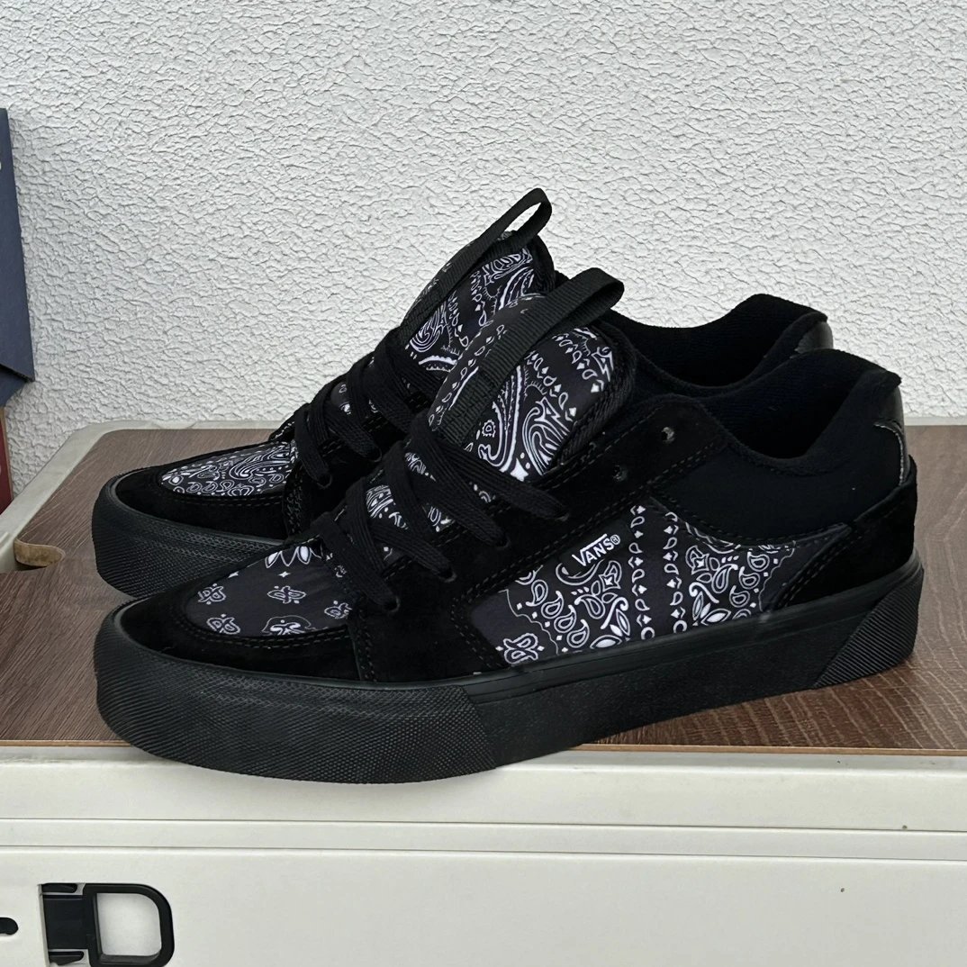 Vans Black Paisley Low Top Canvas Suede Skate Sneakers
