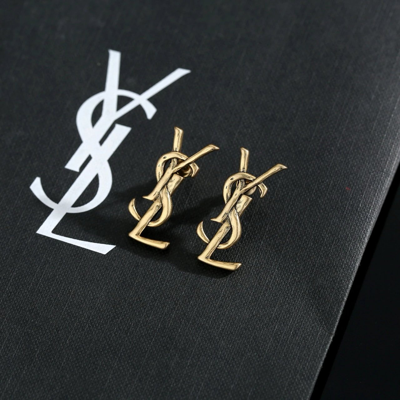 Saint Laurent Black Leather Chain Bag with Metal Logo