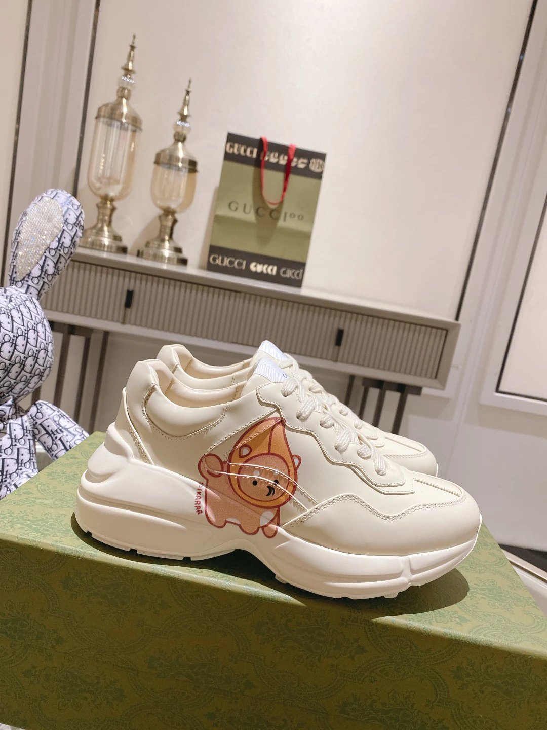 Gucci Rhyton Ivory Flower Patch Chunky Dad Sneakers