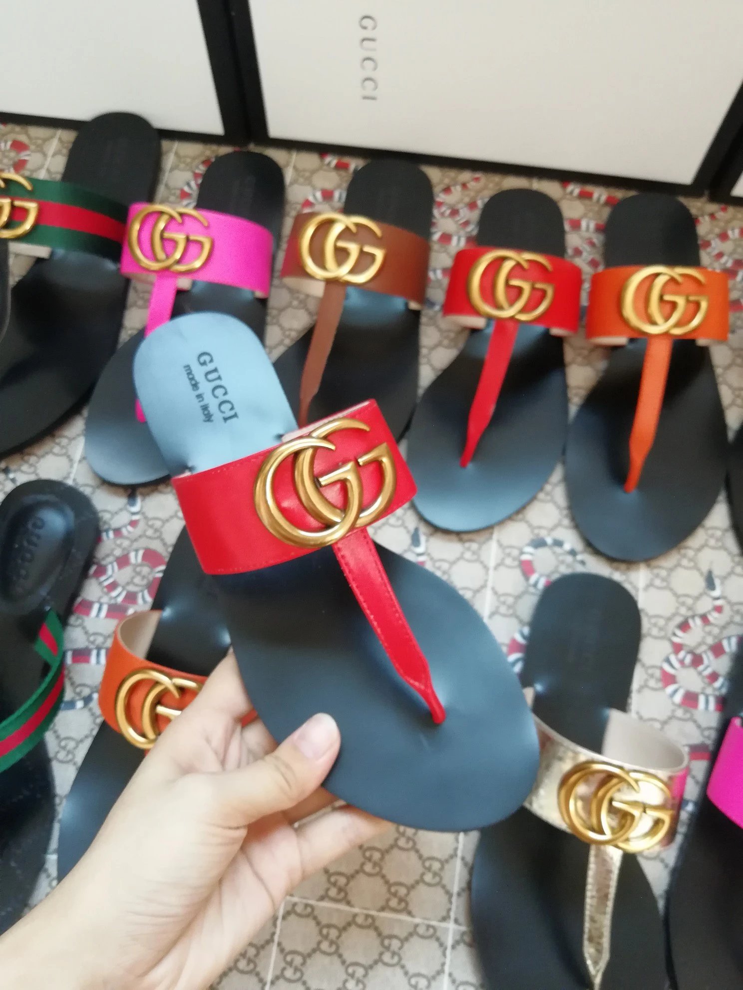 Gucci Red GG Buckle Leather Flat Thong Sandals Unisex