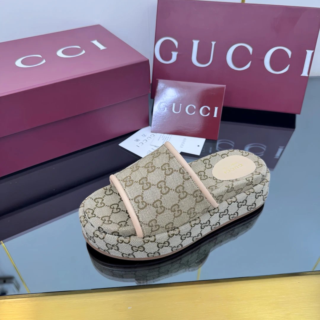 Gucci GG Supreme Beige Pink Strap Platform Thong Sandals