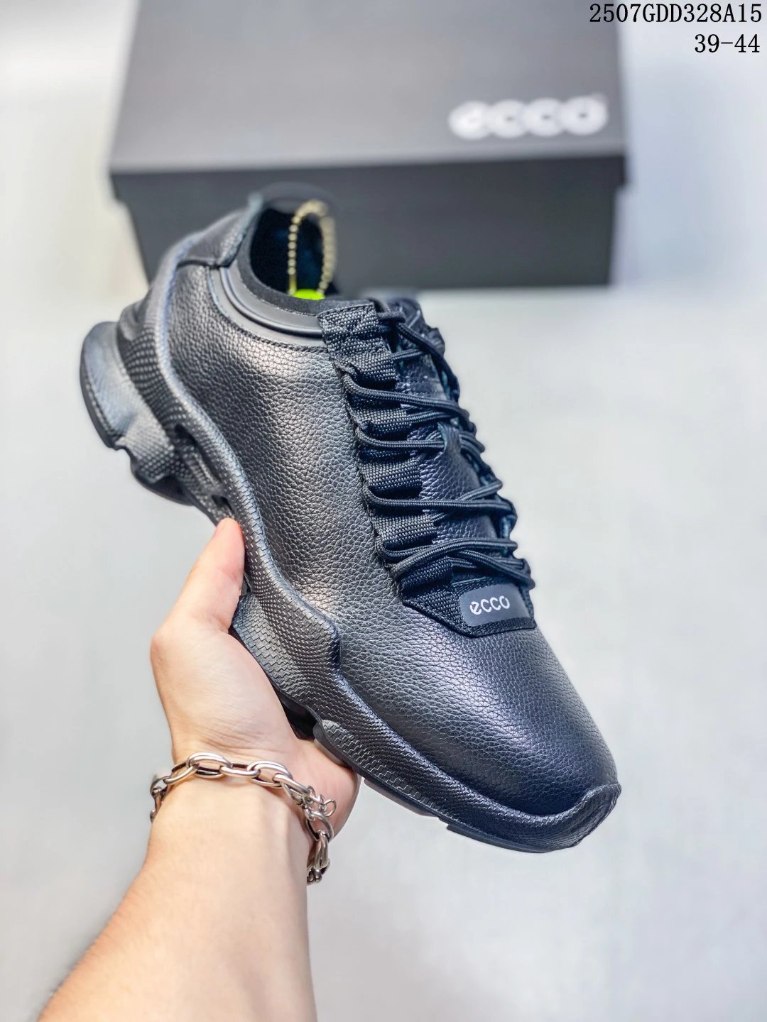 Ecco Black Leather Chunky Sole Unisex Walking Sneakers