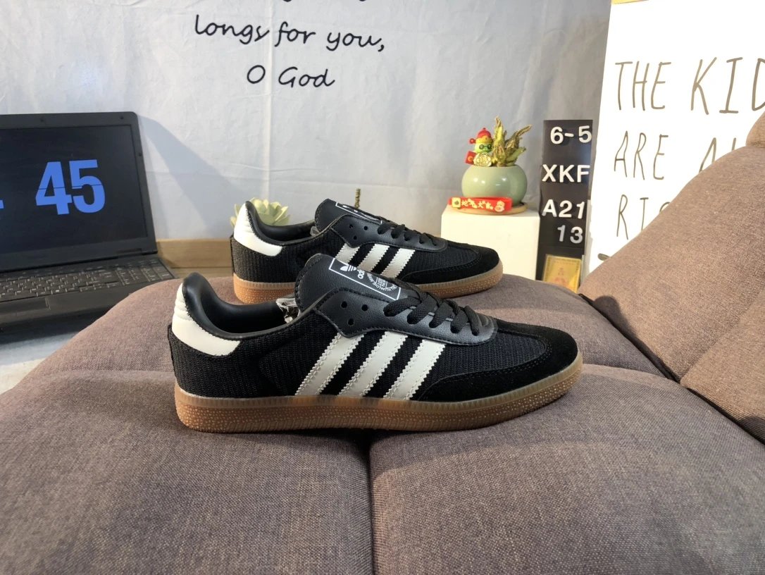 Adidas Samba Black White Gum Sole Retro Sneakers