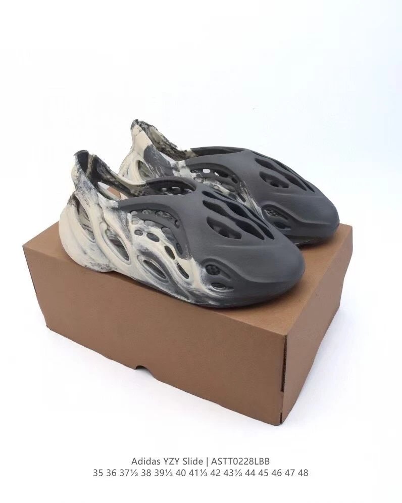 Yeezy Foam Runner MX Black Grey Cream EVA Clogs