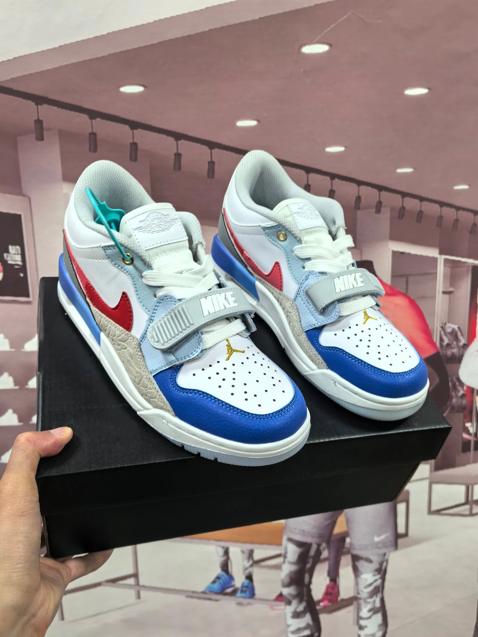 Nike Jordan Retro Blue White Red Low-Top Basketball Shoes