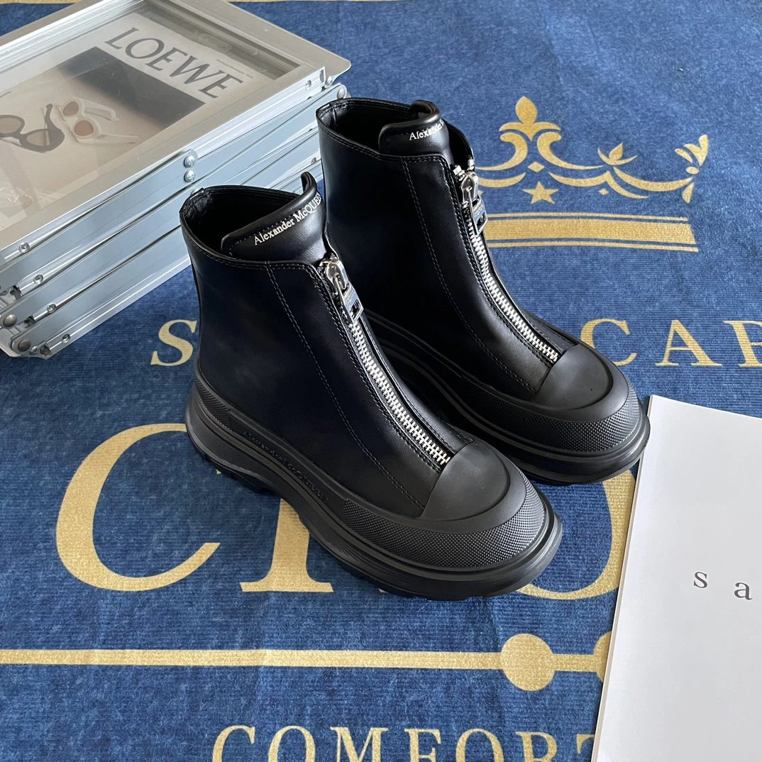 Loewe Black Genuine Leather Loafers Round Toe Slip-On