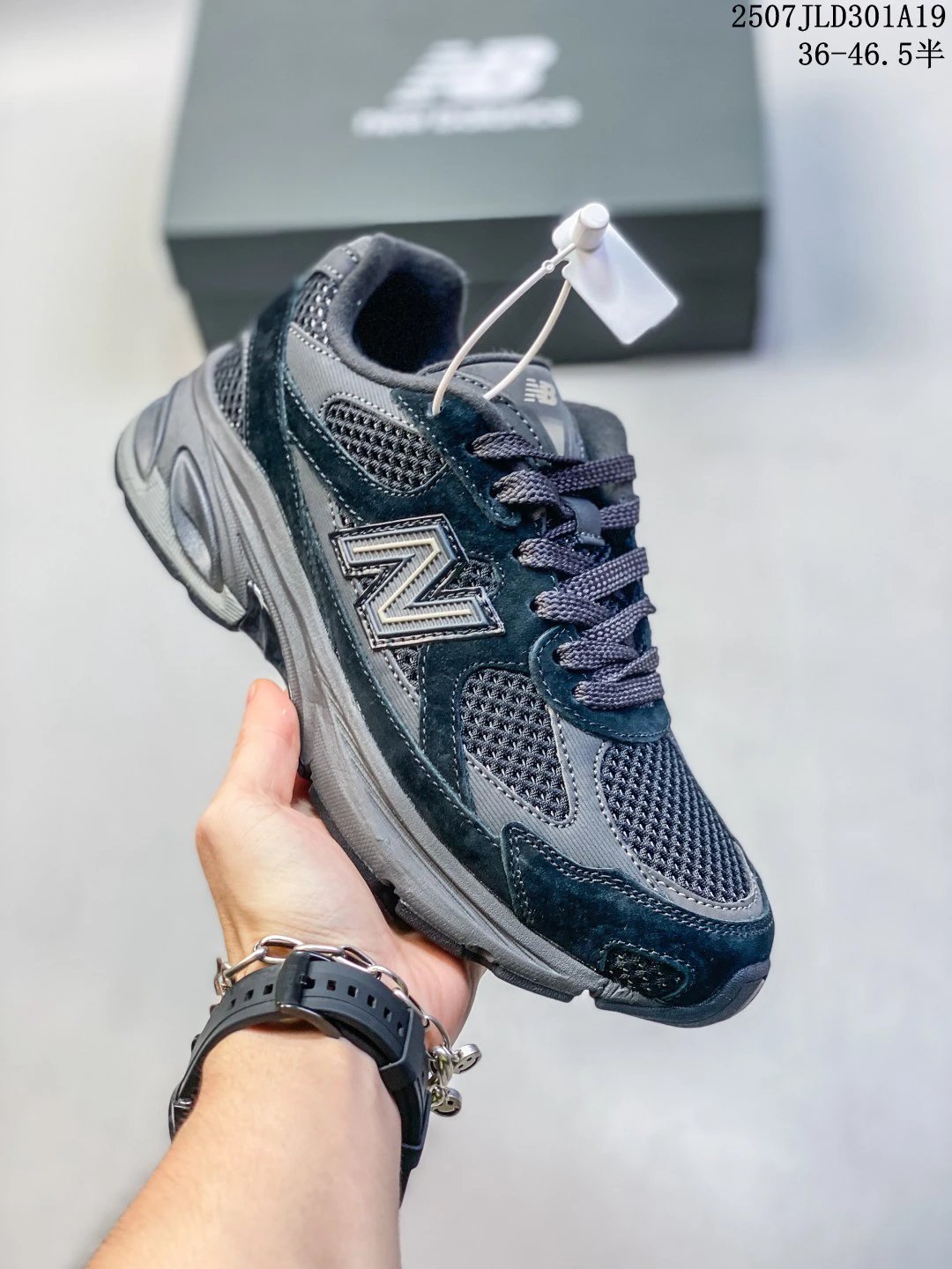 New Balance 530 Dark Grey Retro Running Sneakers