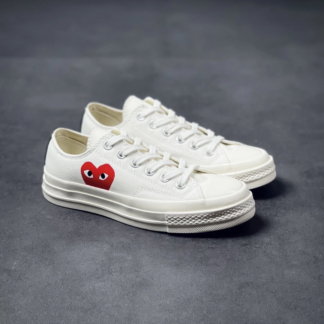 Converse Chuck 70 CDG PLAY Off White Heart Sneakers