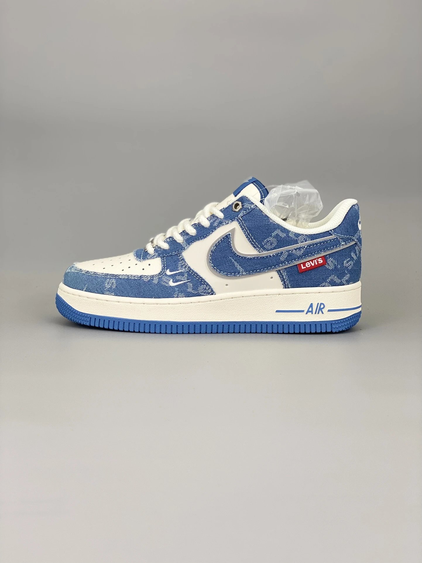 Nike Black White Low-Top Swoosh Leather Casual Sneakers