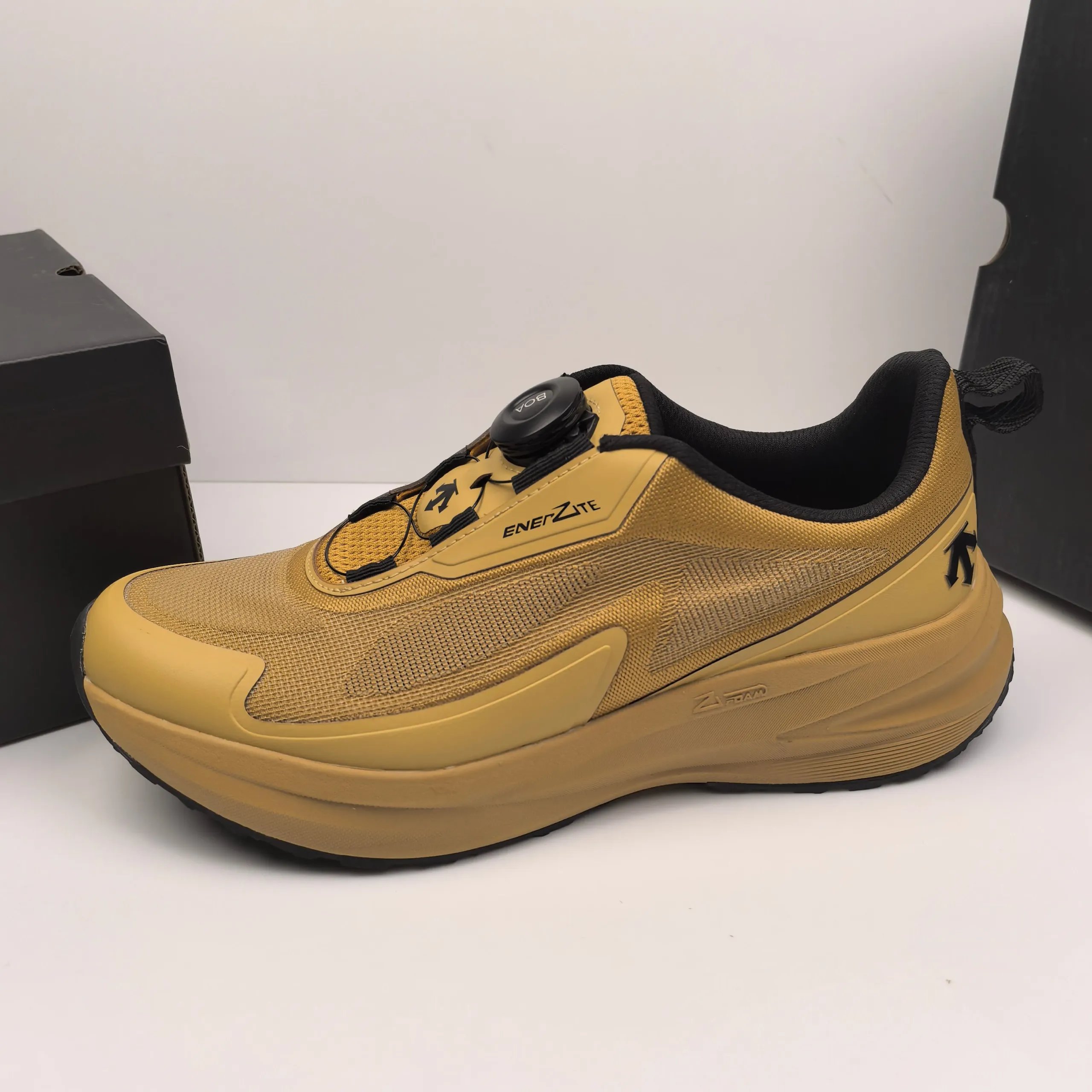 Descente Lago White Gray Mesh Running Sneakers