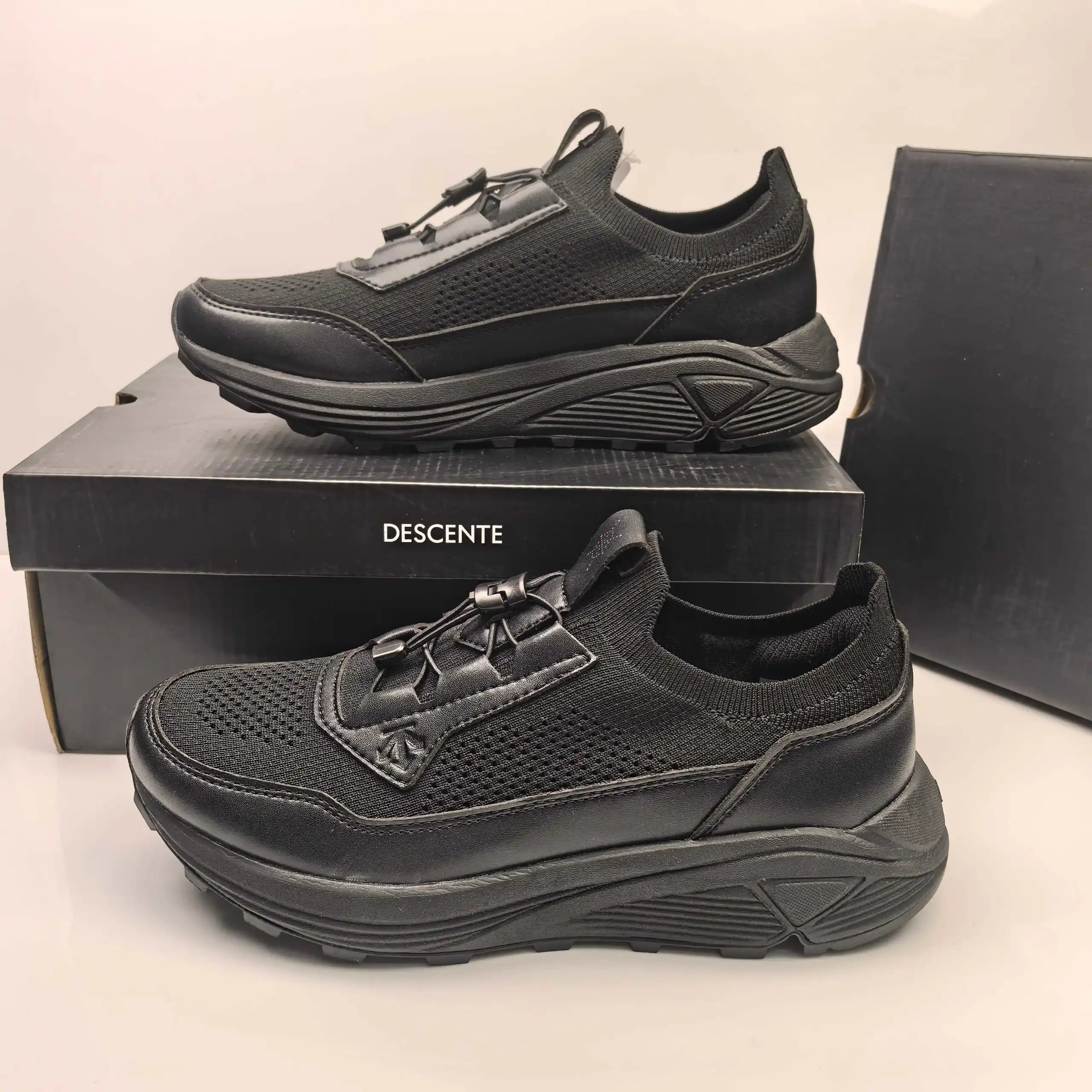 Descente Unisex Black Knit Mesh Quick Lace Hiking Shoes