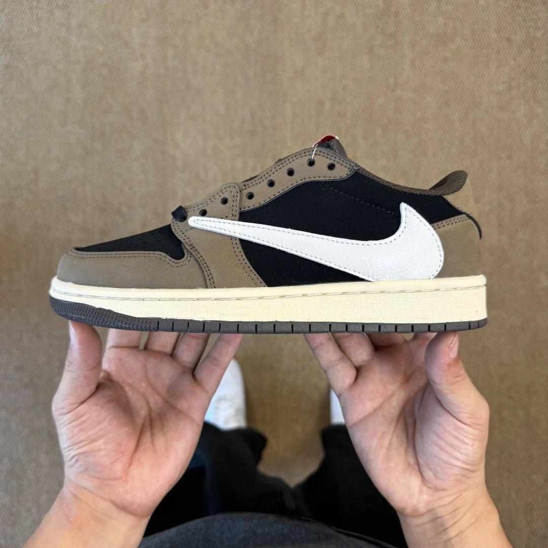Nike Air Jordan 1 Low Travis Scott Mocha Sneakers