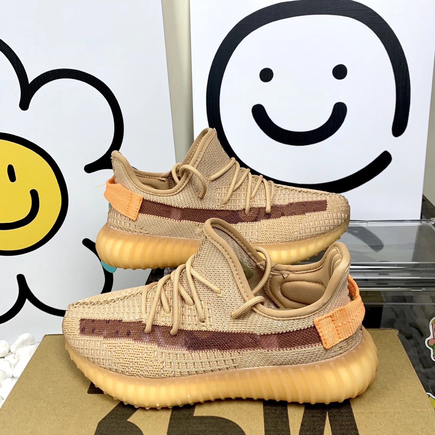 Yeezy Boost 350 V2 Clay Primeknit Streetwear Sneakers