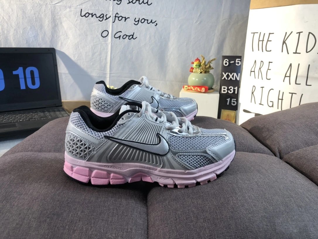 Nike Zoom Vomero 5 Grey Pink Mesh Dad Sneakers