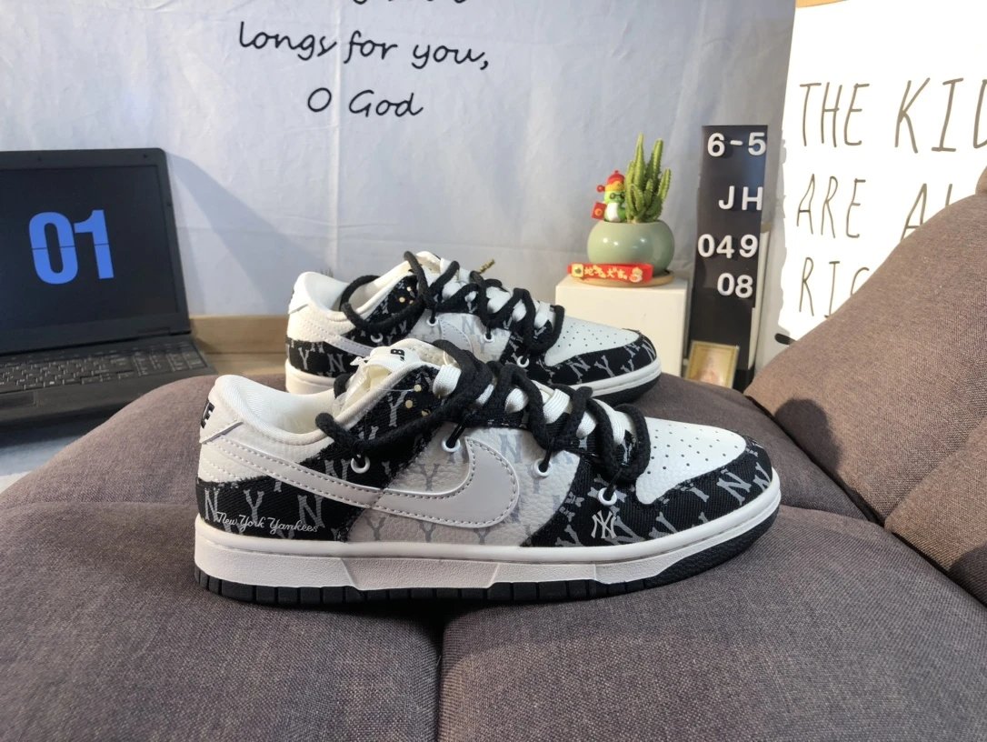 Nike Dunk Low NY Yankees Black White Gray Sneakers