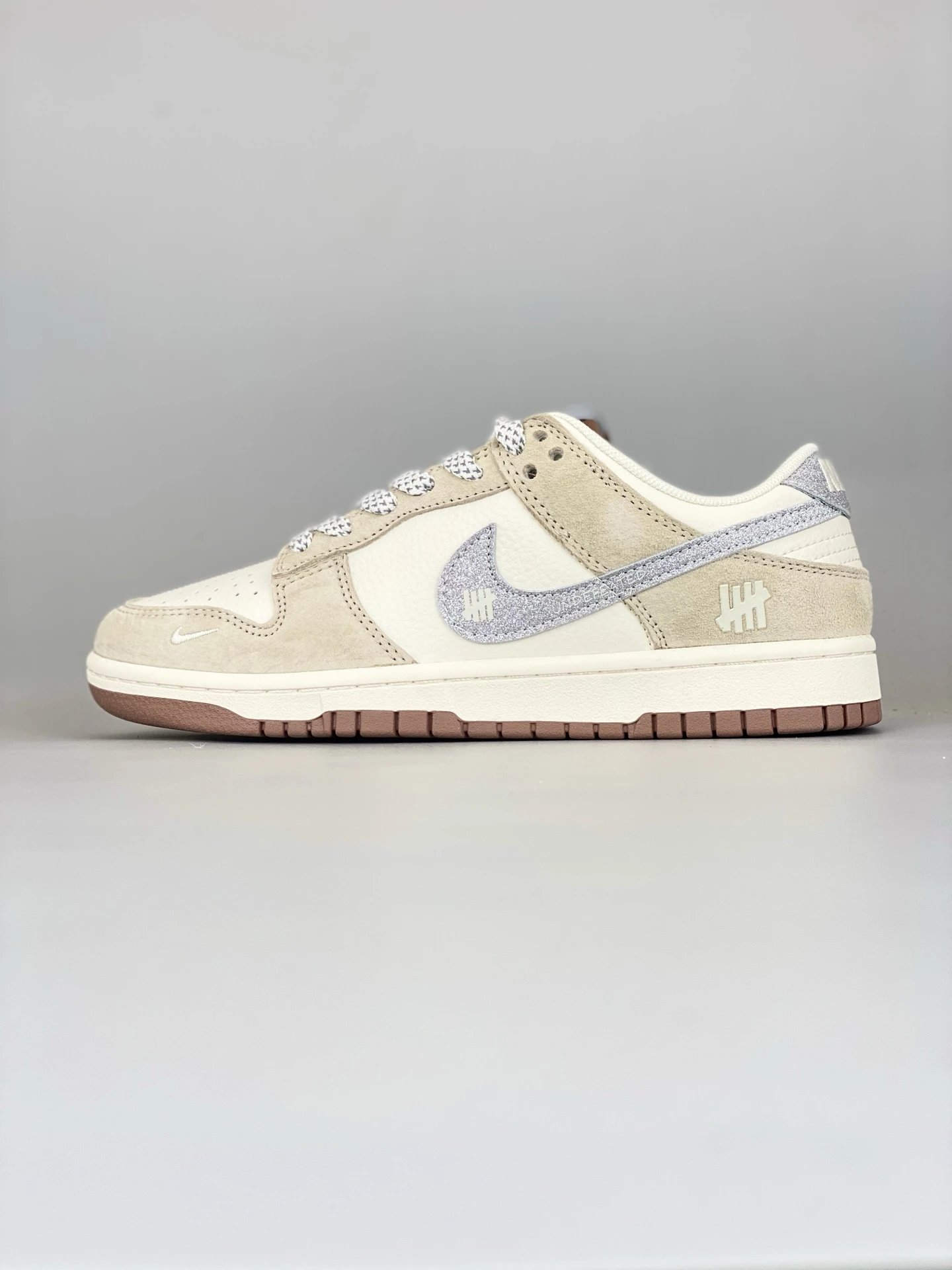 Nike Dunk Low Undefeated Cream Khaki Glitter Skate Shoes