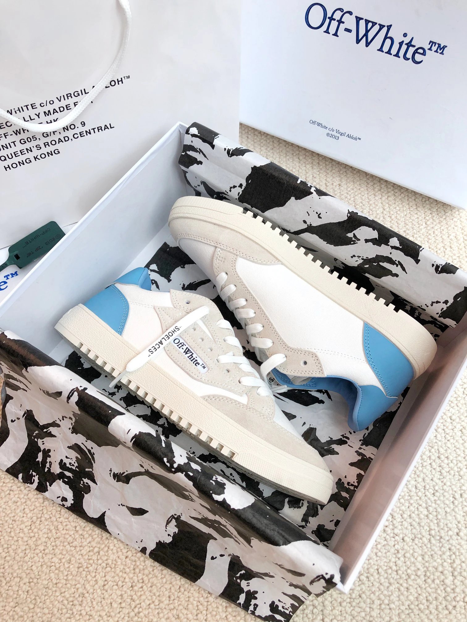 Off-White Low Top Leather Patchwork Arrow Sneakers