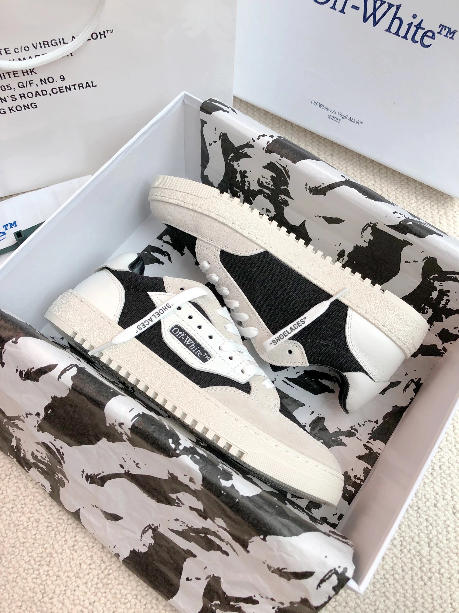 Off-White Black White Low-Top Canvas Sneakers