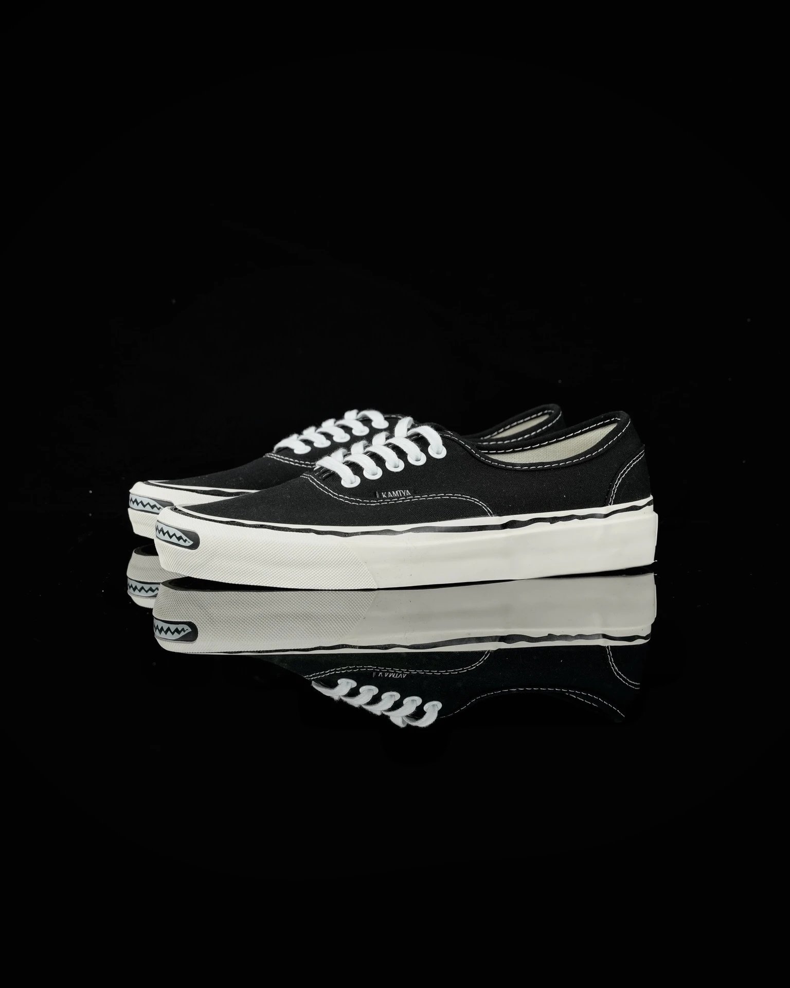 KAMIYA Black Vintage Low Top Canvas Skate Shoes White Laces