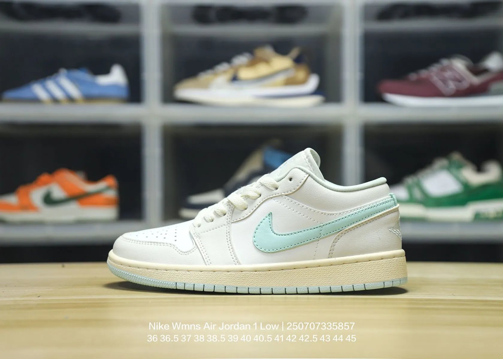 Nike Wmns Air Jordan 1 Low Sail Mint Sneakers