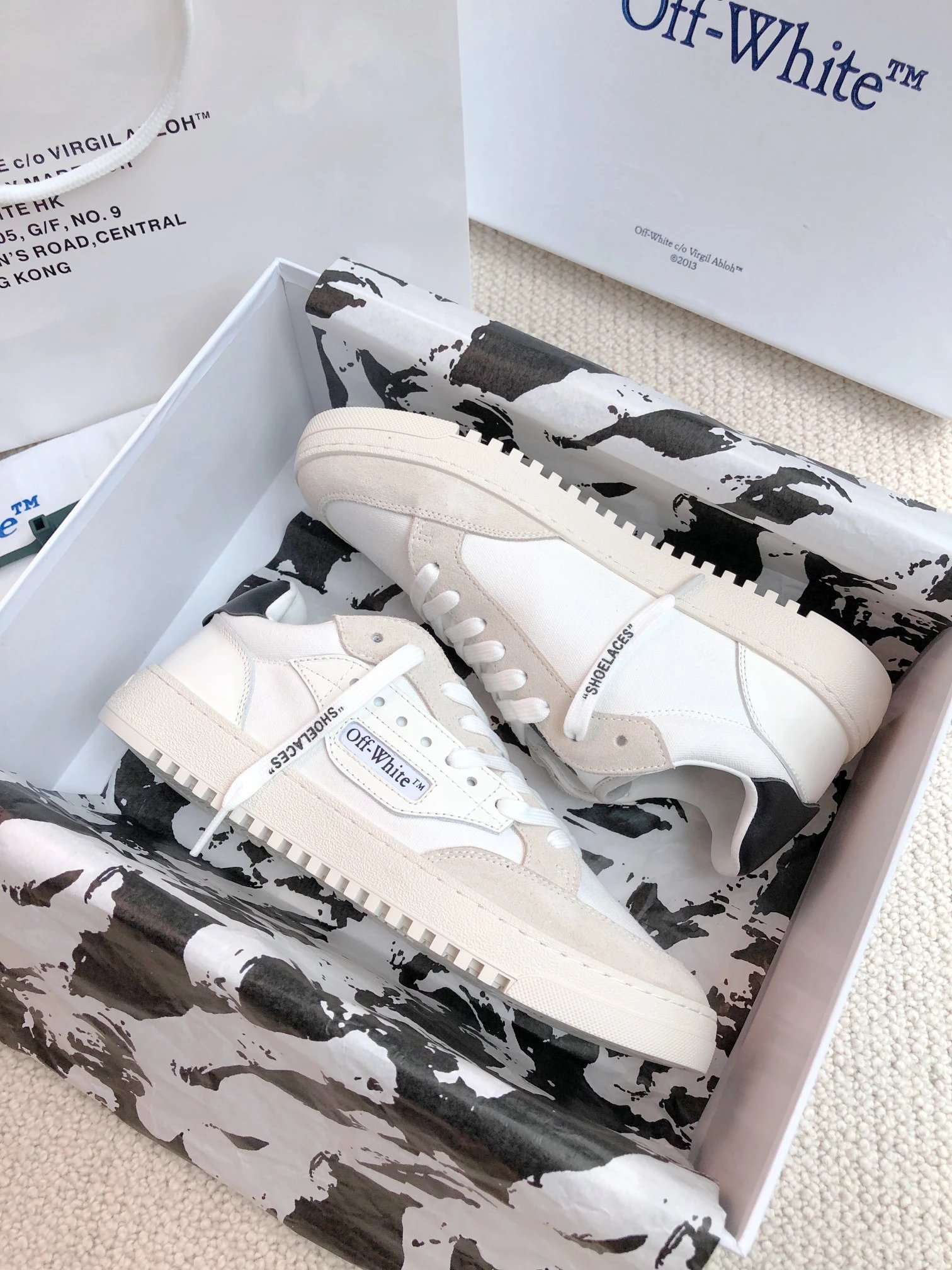 ShoesOff White Low Top Casual Skate Sneakers