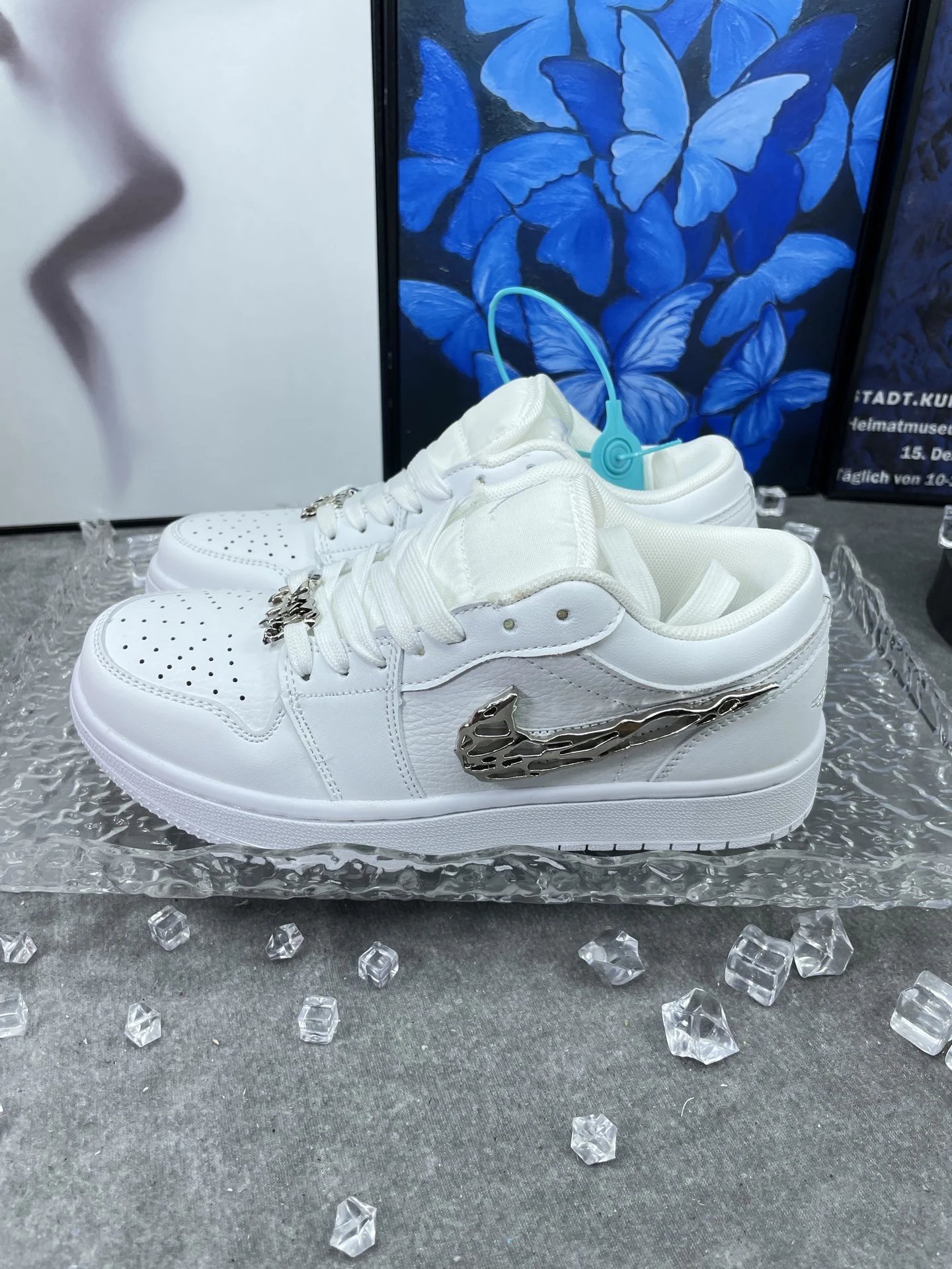 Air Jordan 1 Low White Leather Sneakers Silver Wings