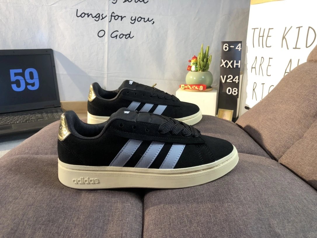 Adidas Black Suede Low Top Skate Sneakers Silver 3-Stripes