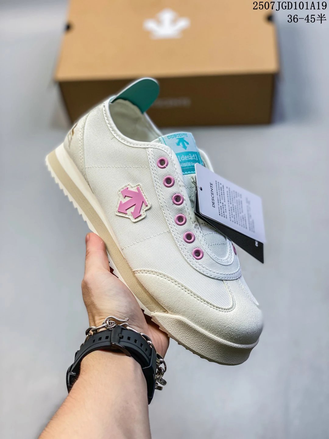 Descente Vintage Beige Canvas Suede Low Top Sneakers
