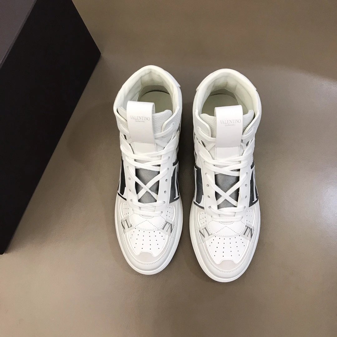 Valentino Black Rockstud Low Top Leather Unisex Sneakers