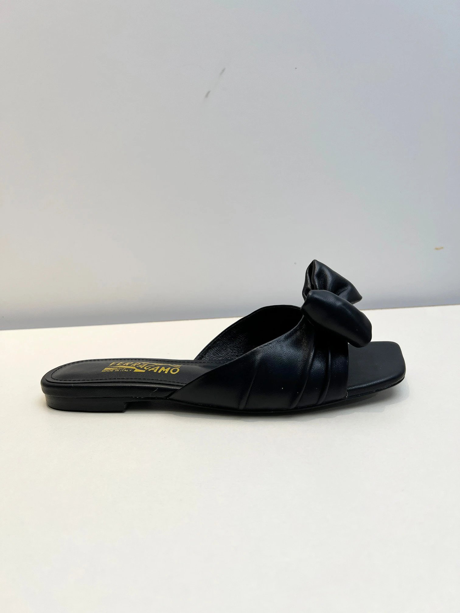 Salvatore Ferragamo Vara Bow Black Leather Flat Slides