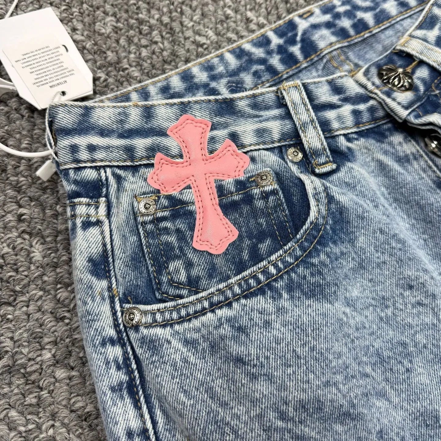 Gallery Dept x Levi's Cross-Print Distressed Black Jeans - 16
