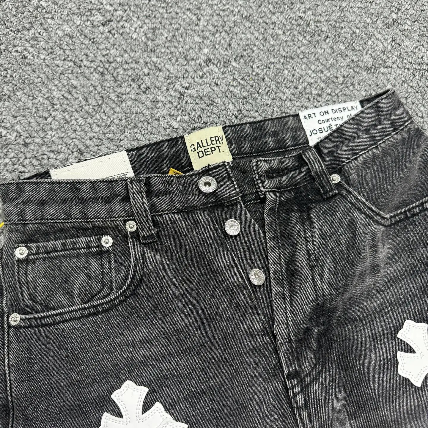 Gallery Dept x Levi's Cross-Print Distressed Black Jeans - 10