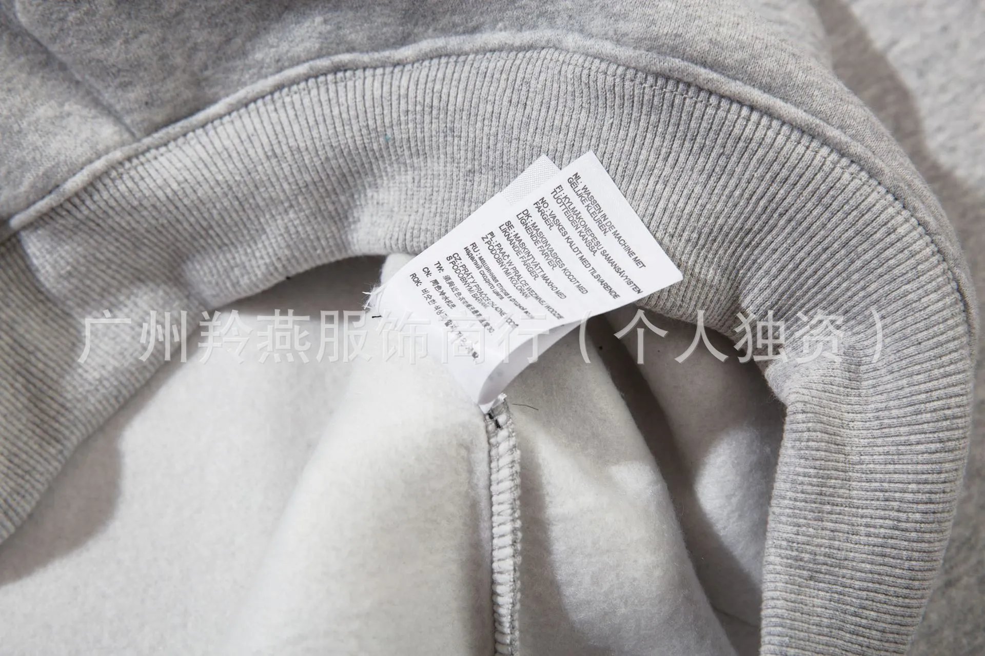 Carhartt WIP Script Logo Hoodie Army Green - 9