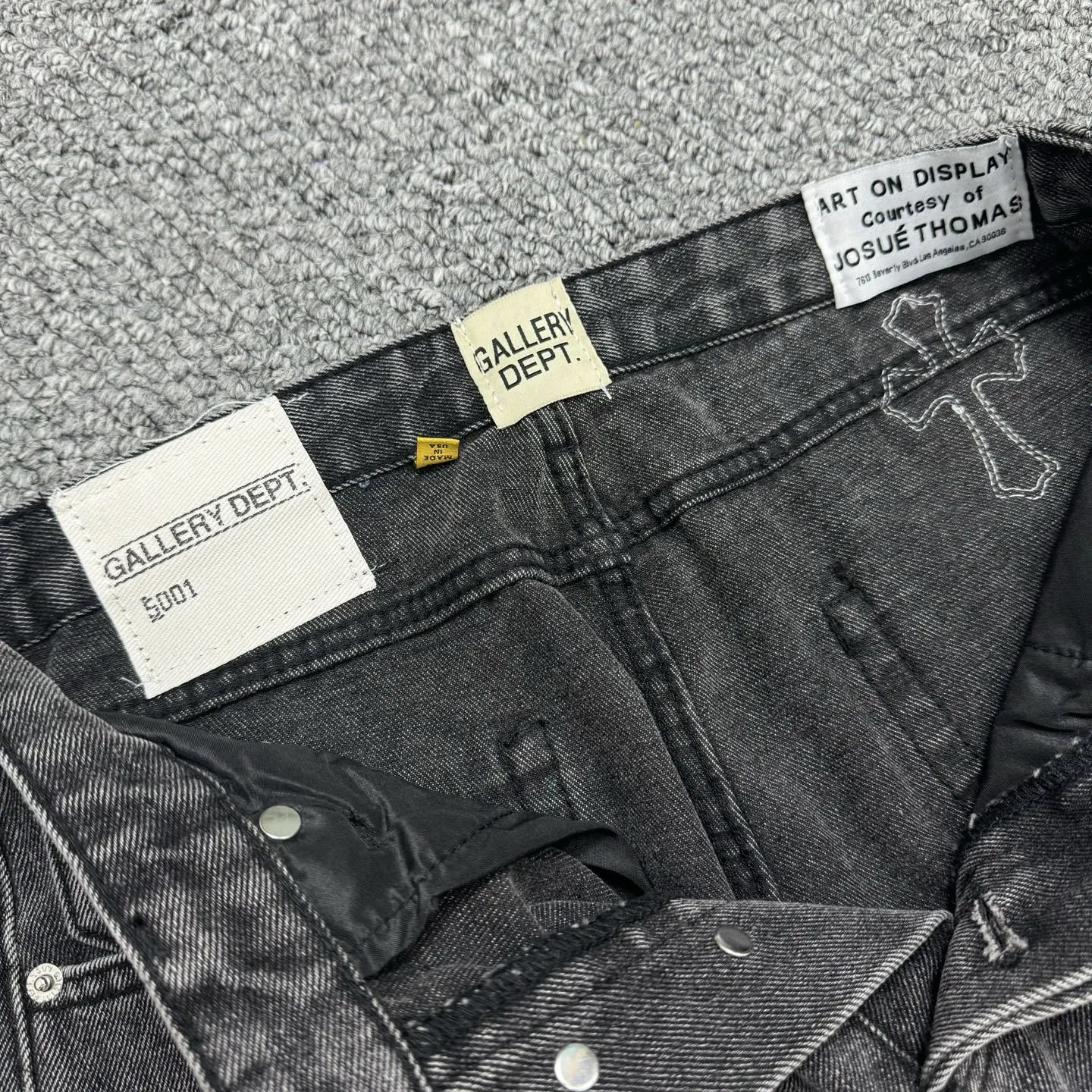Gallery Dept x Levi's Cross-Print Distressed Black Jeans - 6