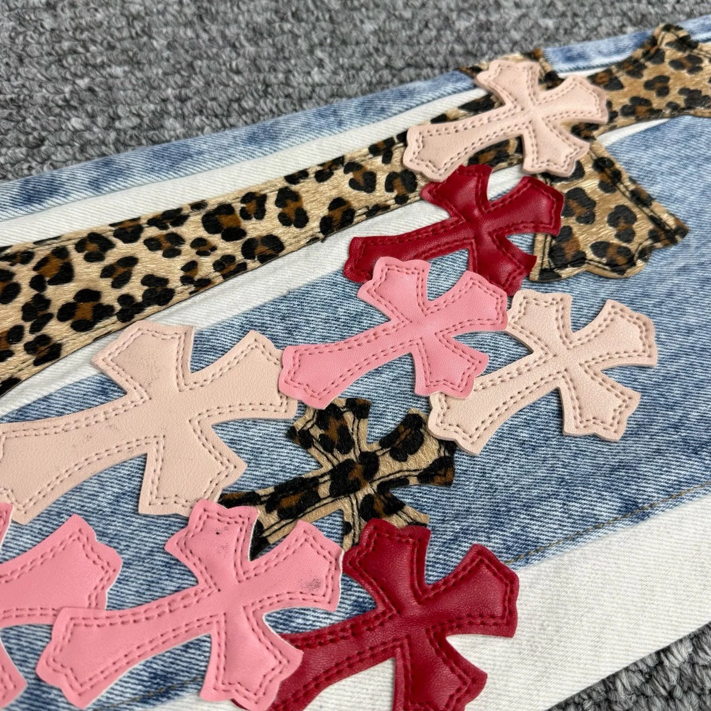 Gallery Dept x Levi's Cross-Print Distressed Black Jeans - 18