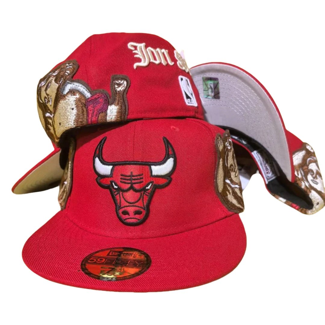 New Era x Chicago Bulls 59FIFTY Red Gold Embroidered Snapback Hat - 1