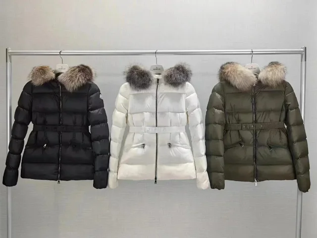Moncler Down Jackets Quilted Puffer product detail image 2