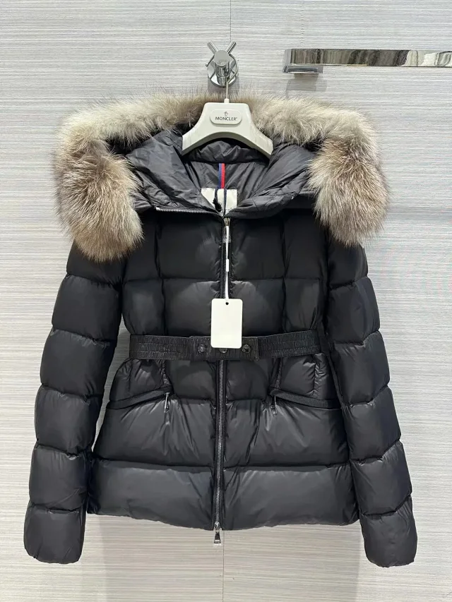 Moncler Down Jackets Quilted Puffer product detail image 11