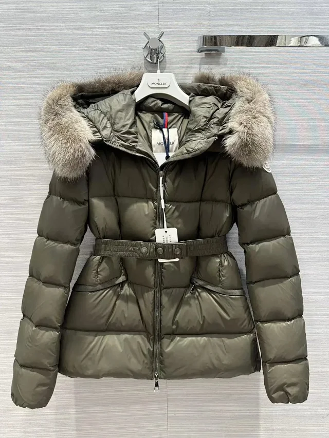 Moncler Down Jackets Quilted Puffer product detail image 13
