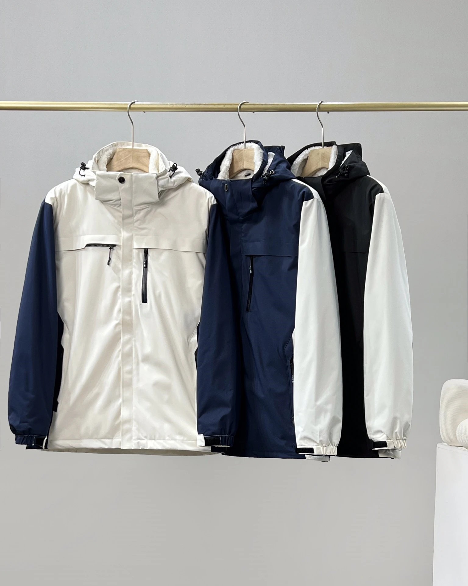 Outdoor Waterproof Removable Sheepskin Three-in-One Jacket