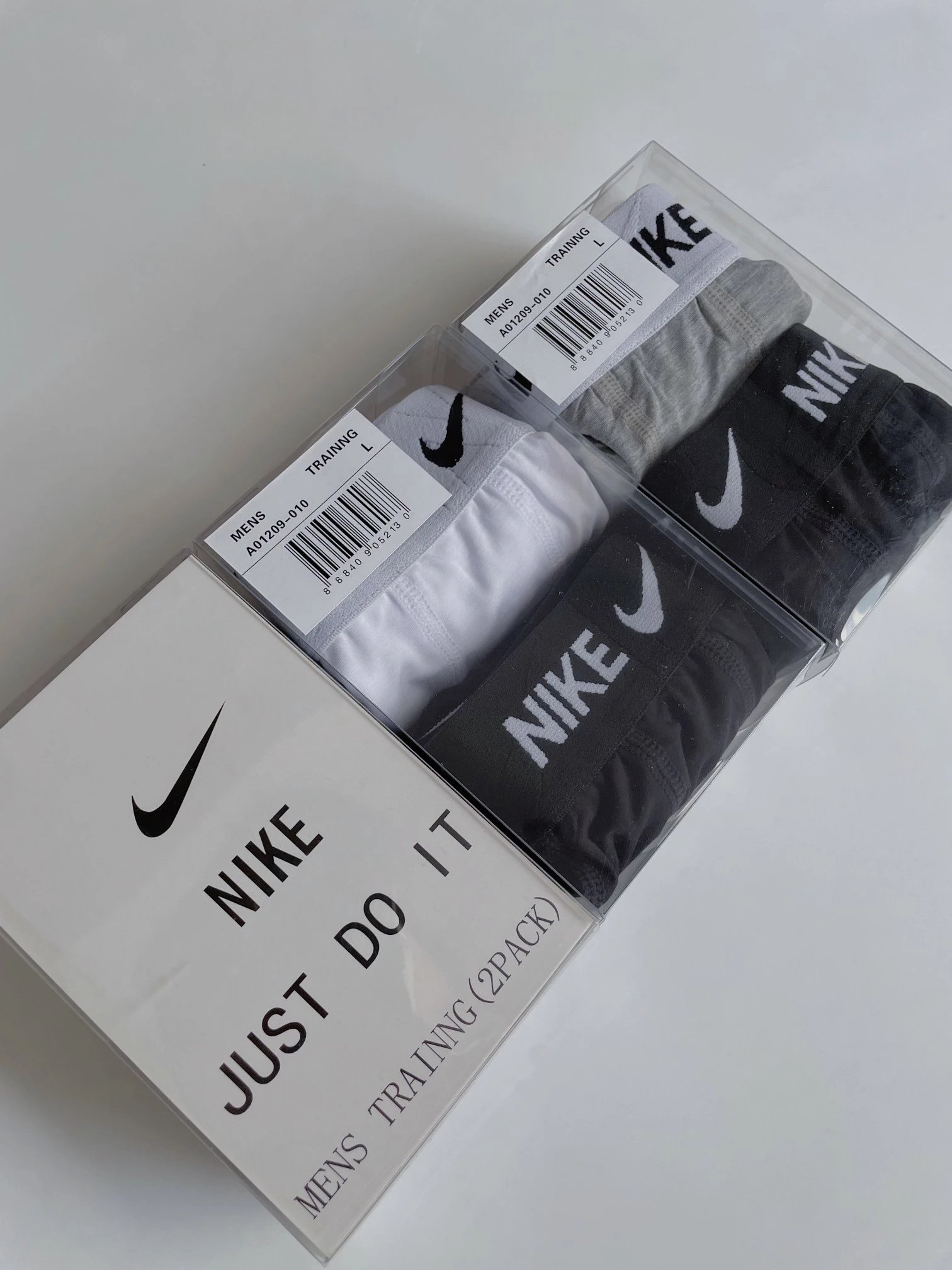 NK Men's Underwear Counter Style! Underwear material: 95% recycled cellulose fiber (cotton)+5% spandex (elastic) Audrey texture (non refundable and non exchangeable for close fitting clothing) Datong