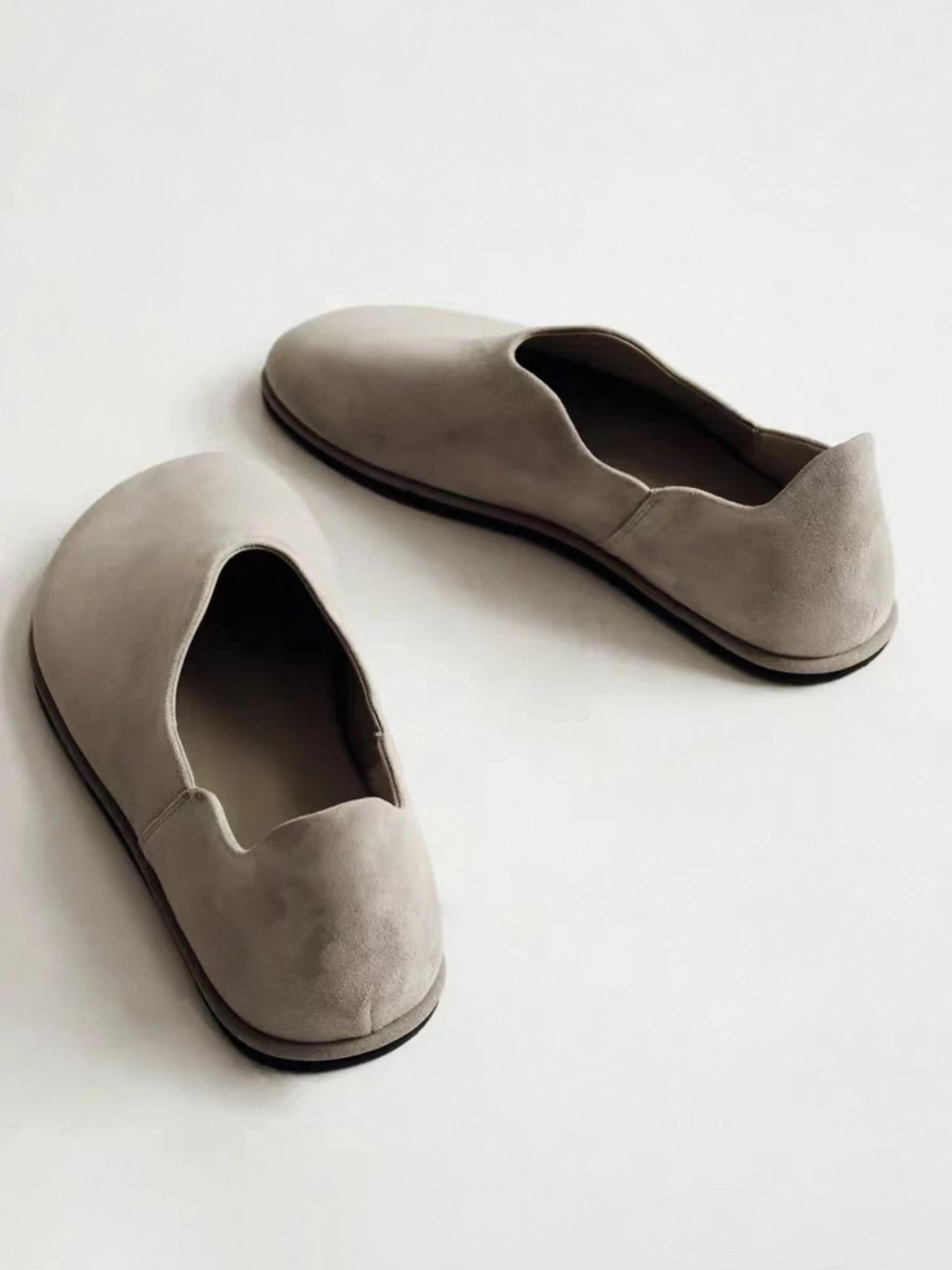 Design Scalloped-Edge Slip-On Loafers Black - 4