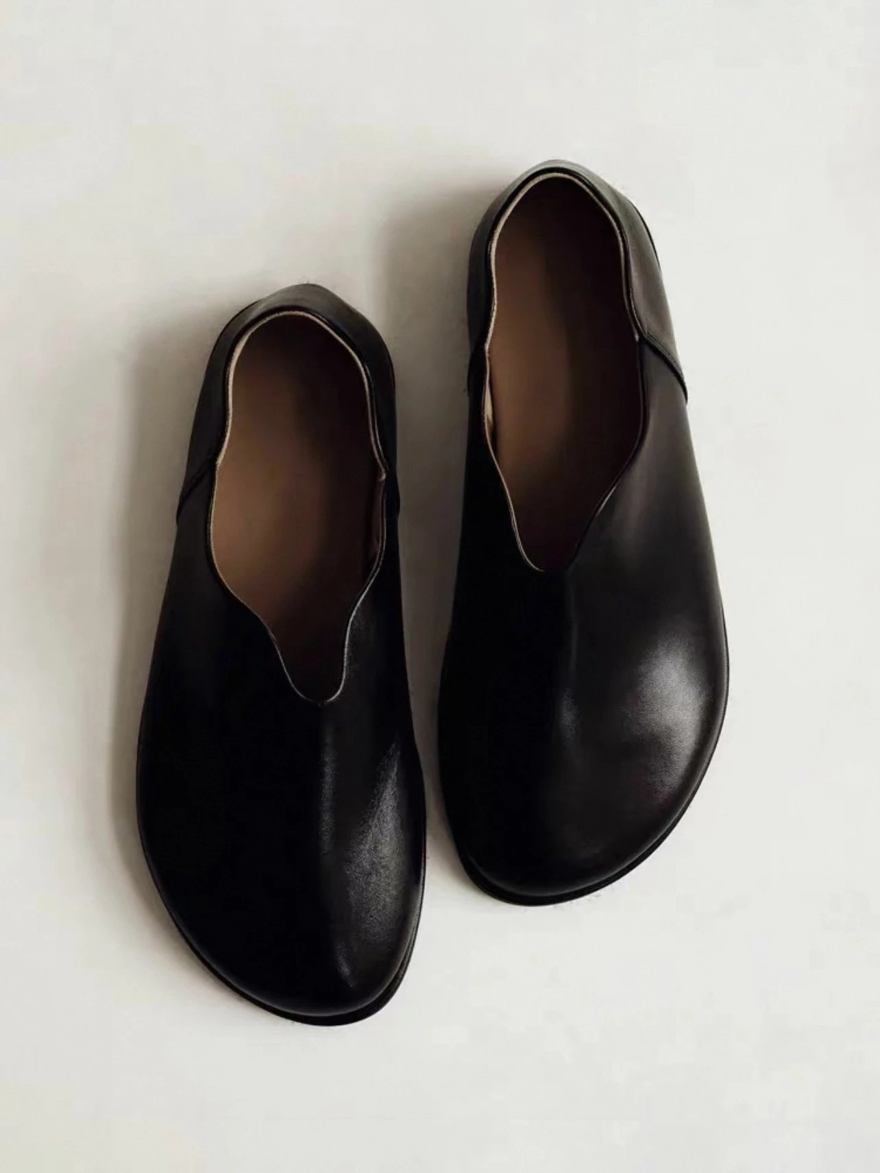 Design Scalloped-Edge Slip-On Loafers Black - 8